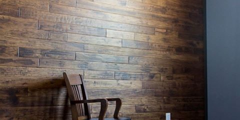 laminat-stenna-oblicovka Ламиниран паркет върху стената