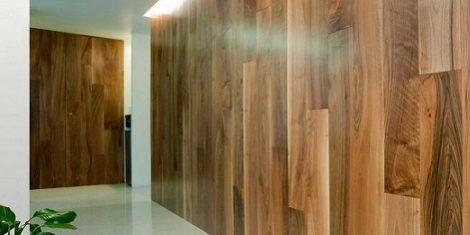 trisloen-parket-na-stena2