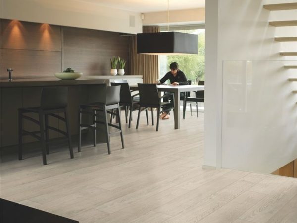 Light Rustic Oak Planks LPU1396