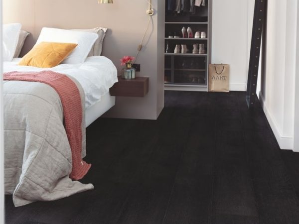 Painted oak black SIG4755