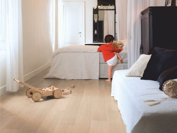 Ламинат White varnished oak IMU3105