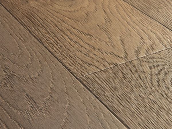 Nutmeg oak oiled COM3898