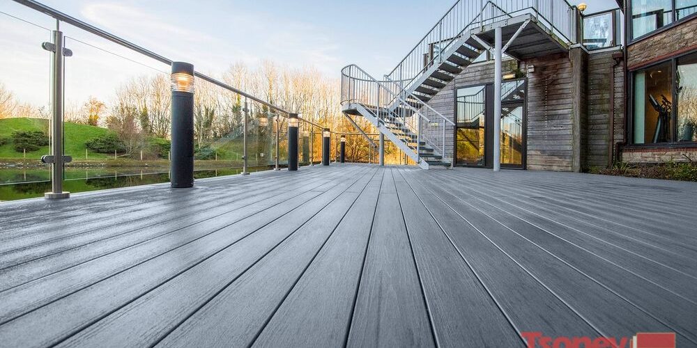 decking-Terrain_SilverMaple-2