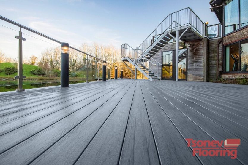 decking-Terrain_SilverMaple-2